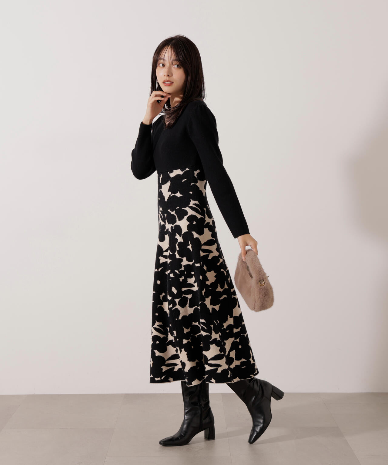 <加藤栞さん着用>ジャガードフラワーニットワンピース