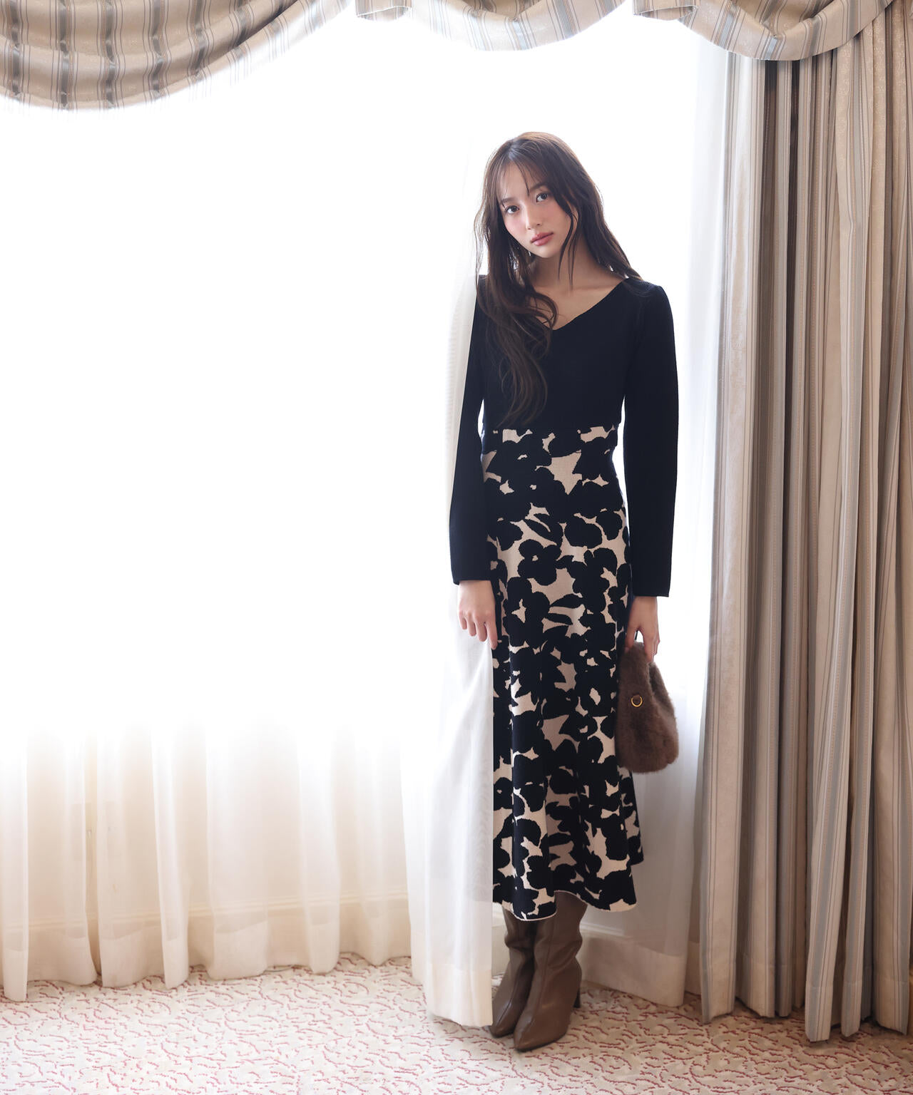 <加藤栞さん着用>ジャガードフラワーニットワンピース