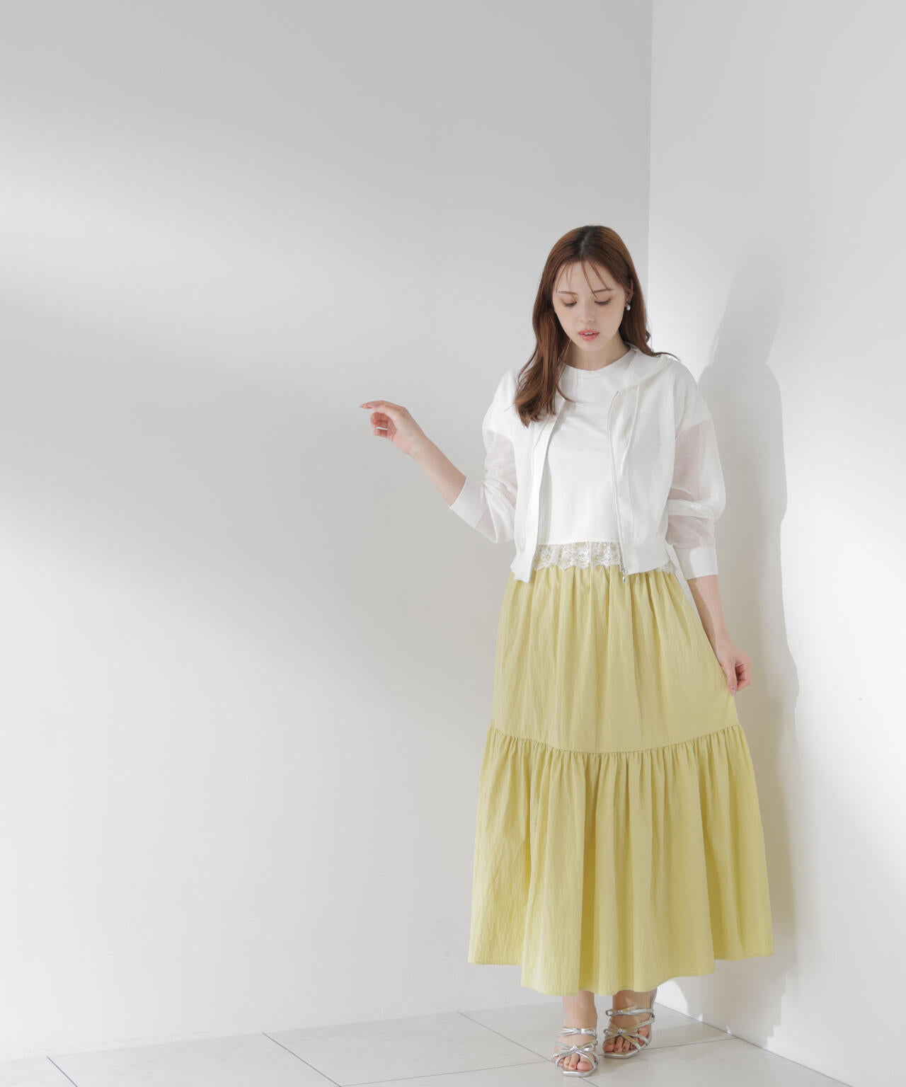 <青島心さん着用>〈a/mie〉レースヘムTシャツ