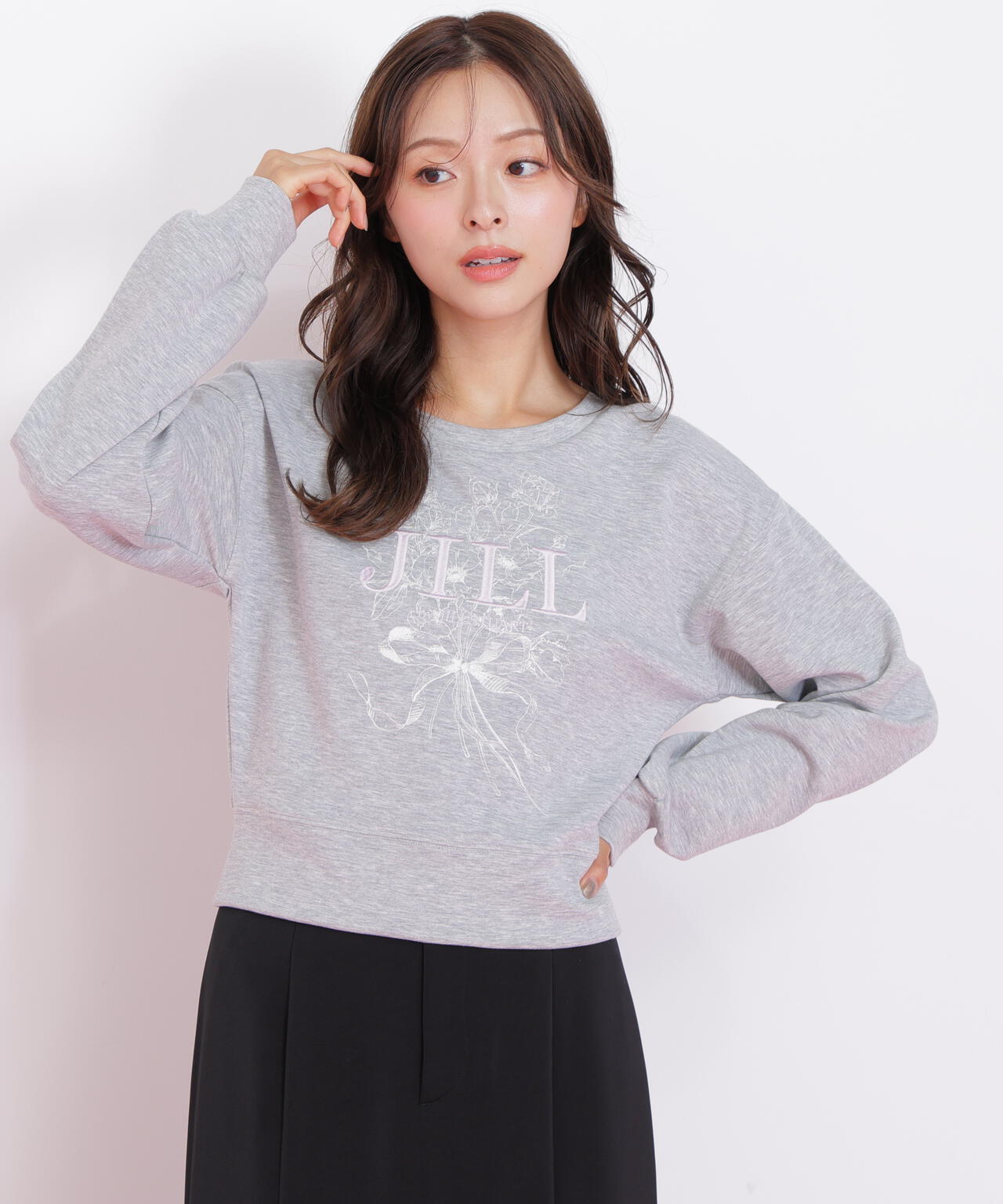 リボンブーケロゴ刺繍スウェット