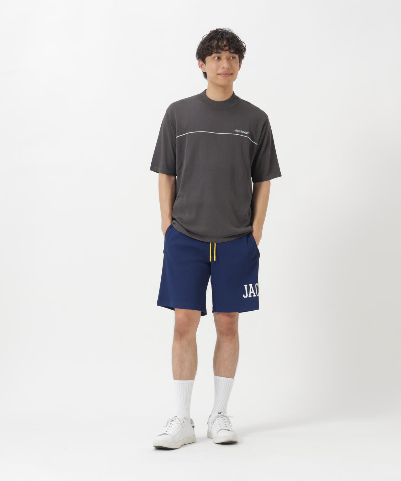 182cm C:84 W:71 H:89 着用サイズ:5