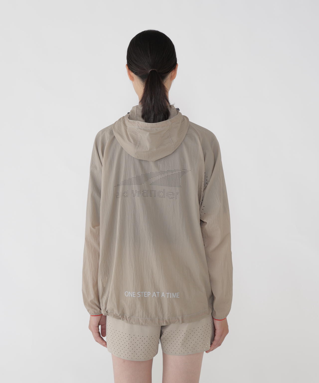 Altra × and wander ventilation wind jacket