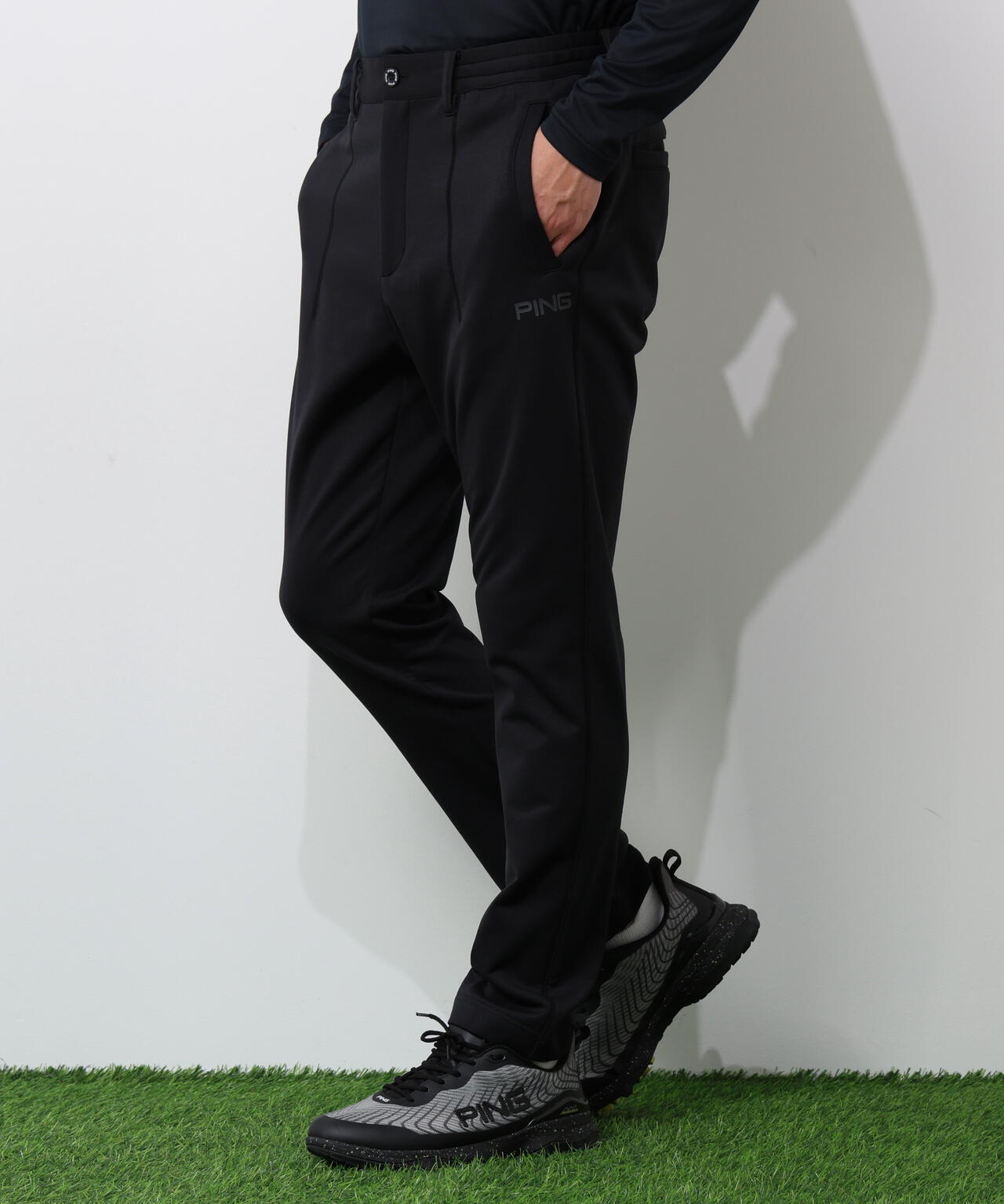 【PING APPAREL】全方向ストレッチ 接結裏メッシュスウェットテーパードパンツ <GOLD> (MENS)
