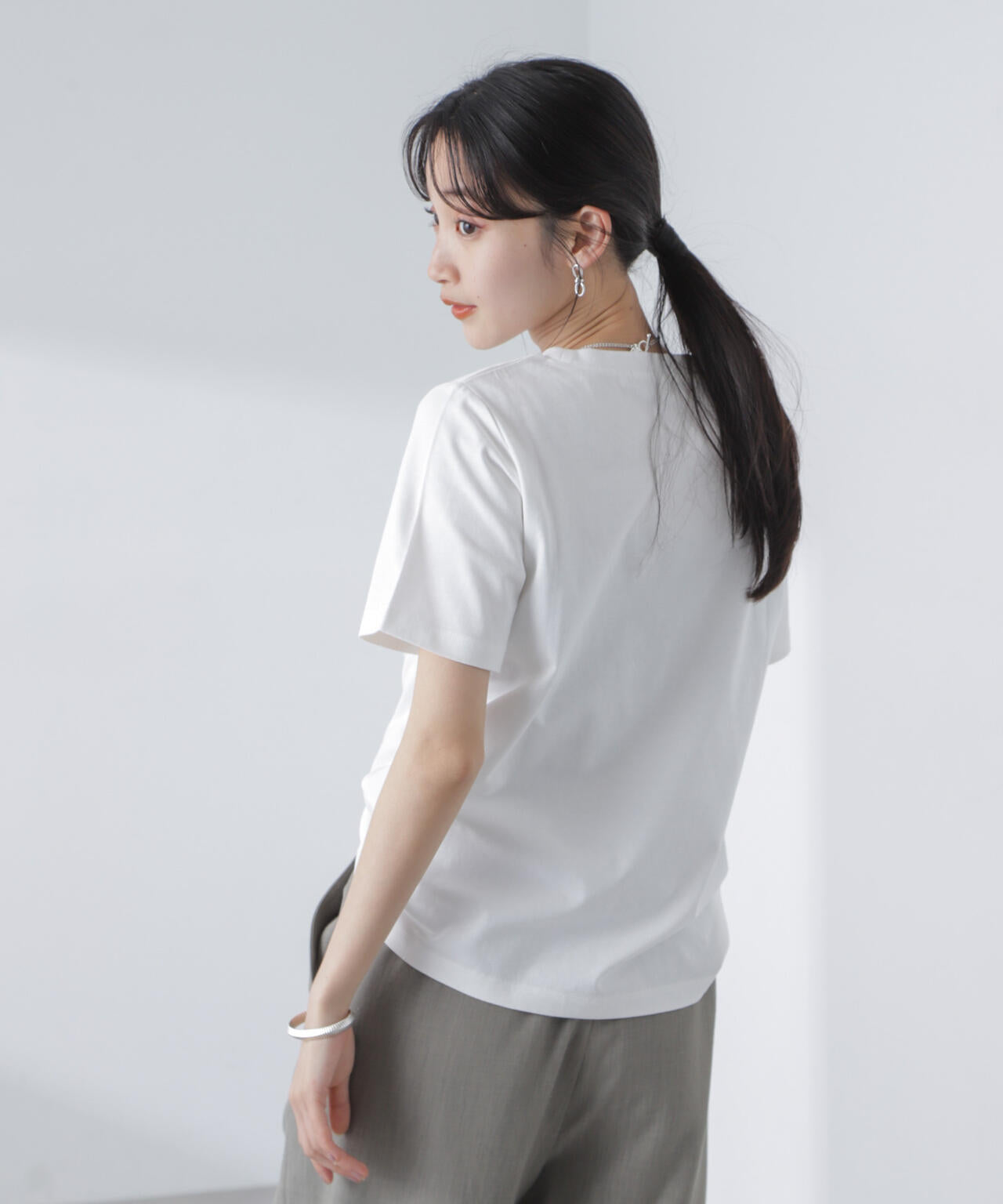 ロゴプリントTシャツ