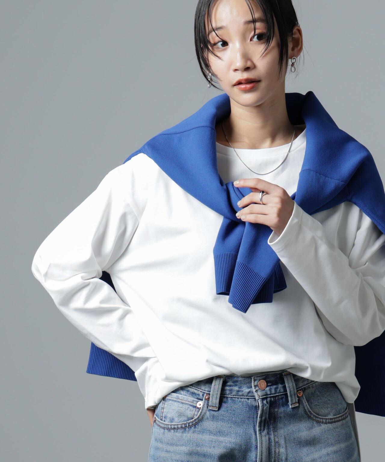 サイドスリットロングスリーブTシャツ