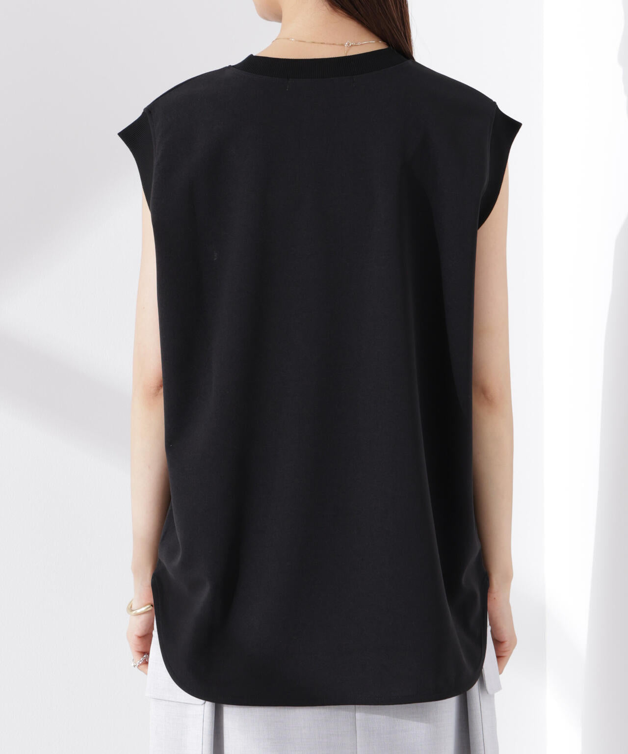 カットジョーゼットノースリーブTシャツ