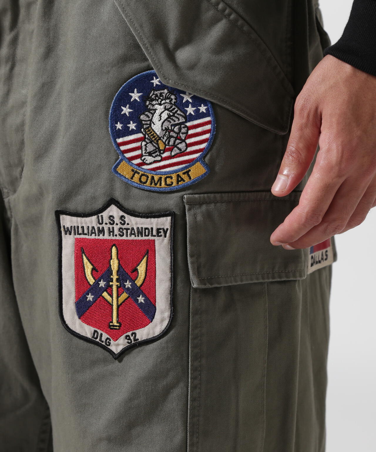 《直営店限定》TOP GUN WAPPEN CARGO PANTS / トップガン ワッペン カーゴパンツ / AVIREX