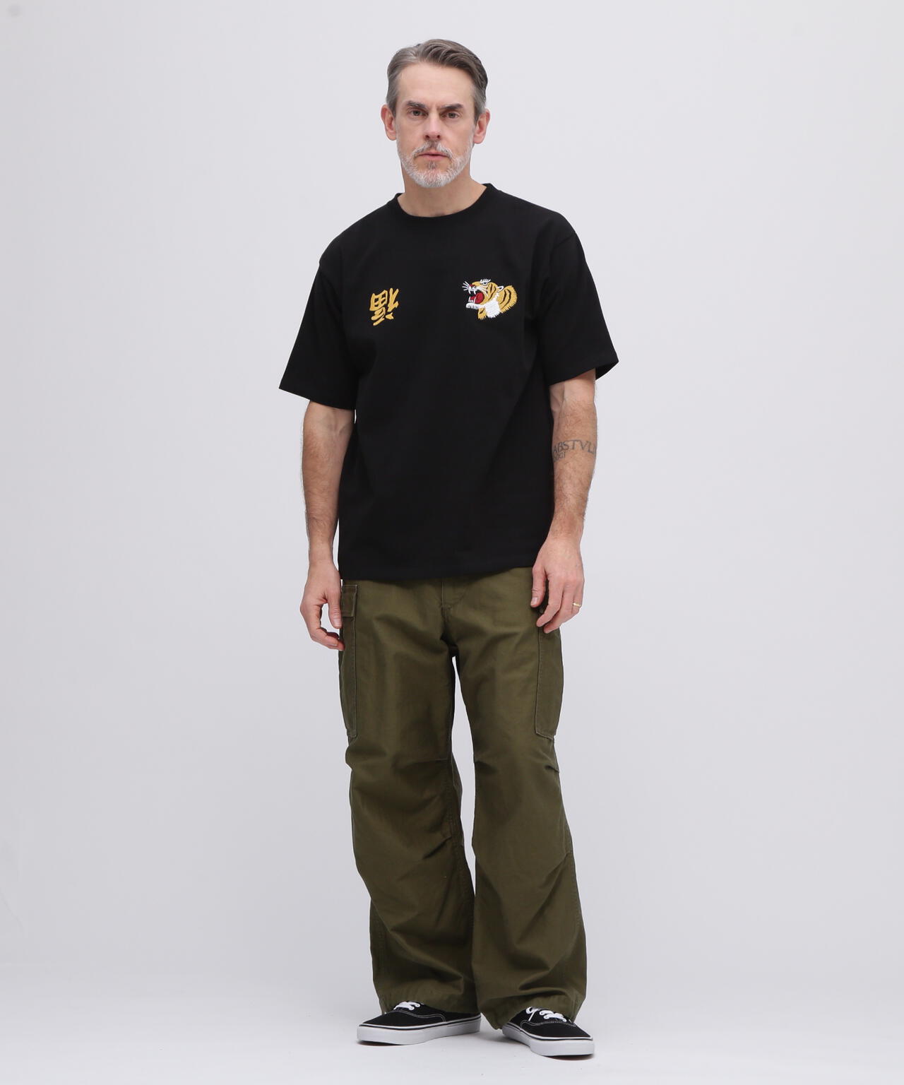 《WEB&DEPOT限定》VIETNAM EMBROIDERY T-SHIRT / ベトナム 刺繍 半袖Tシャツ / AVIREX /