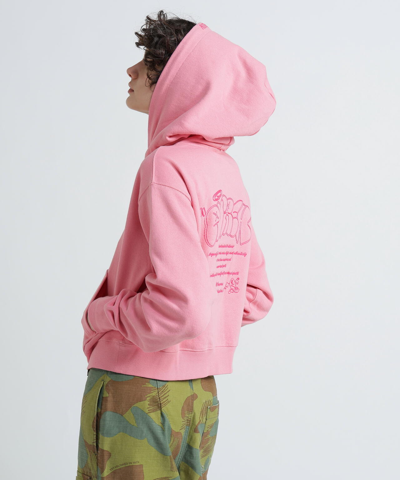 《WOMAN/直営店限定》GRAFFITI EMBROIDERY PARKA/グラフィティ刺繍パーカー