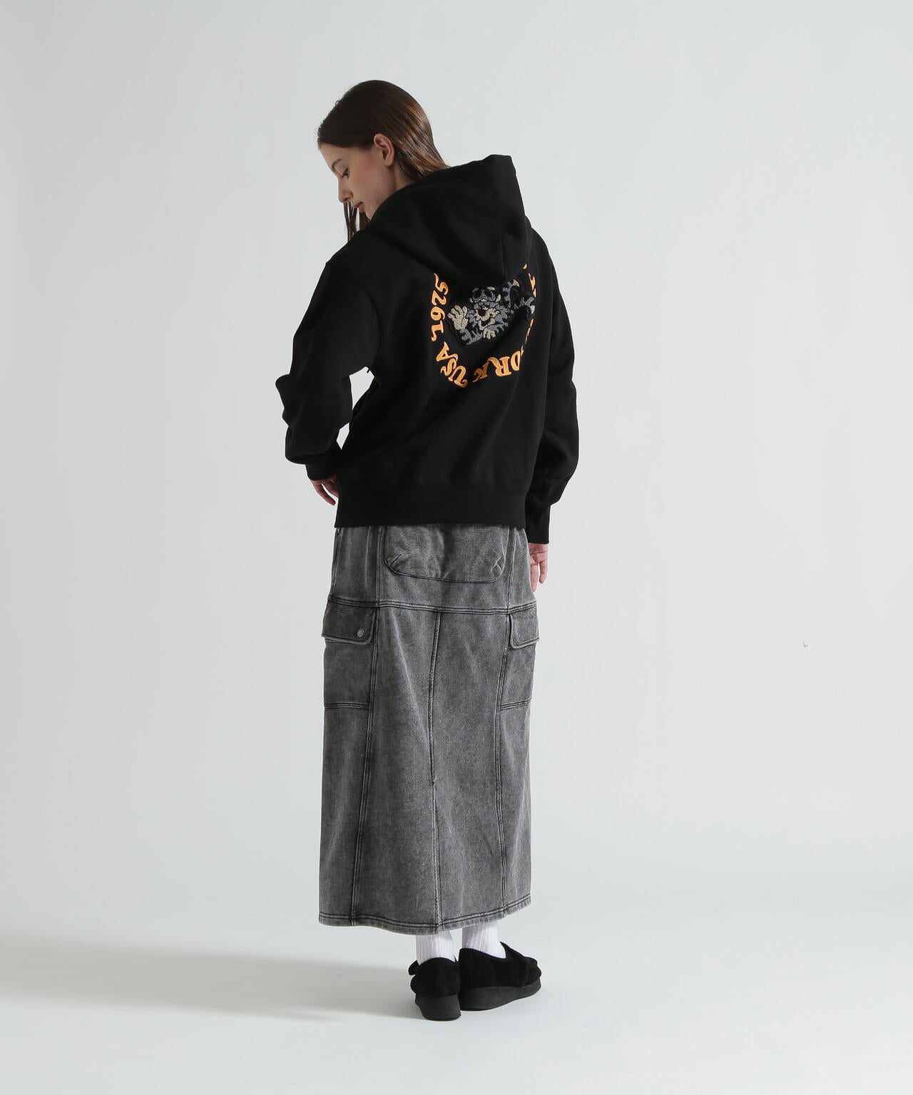 《WOMAN》SAGARA CIRCLE LOGO TOMCAT ZIP PARKA