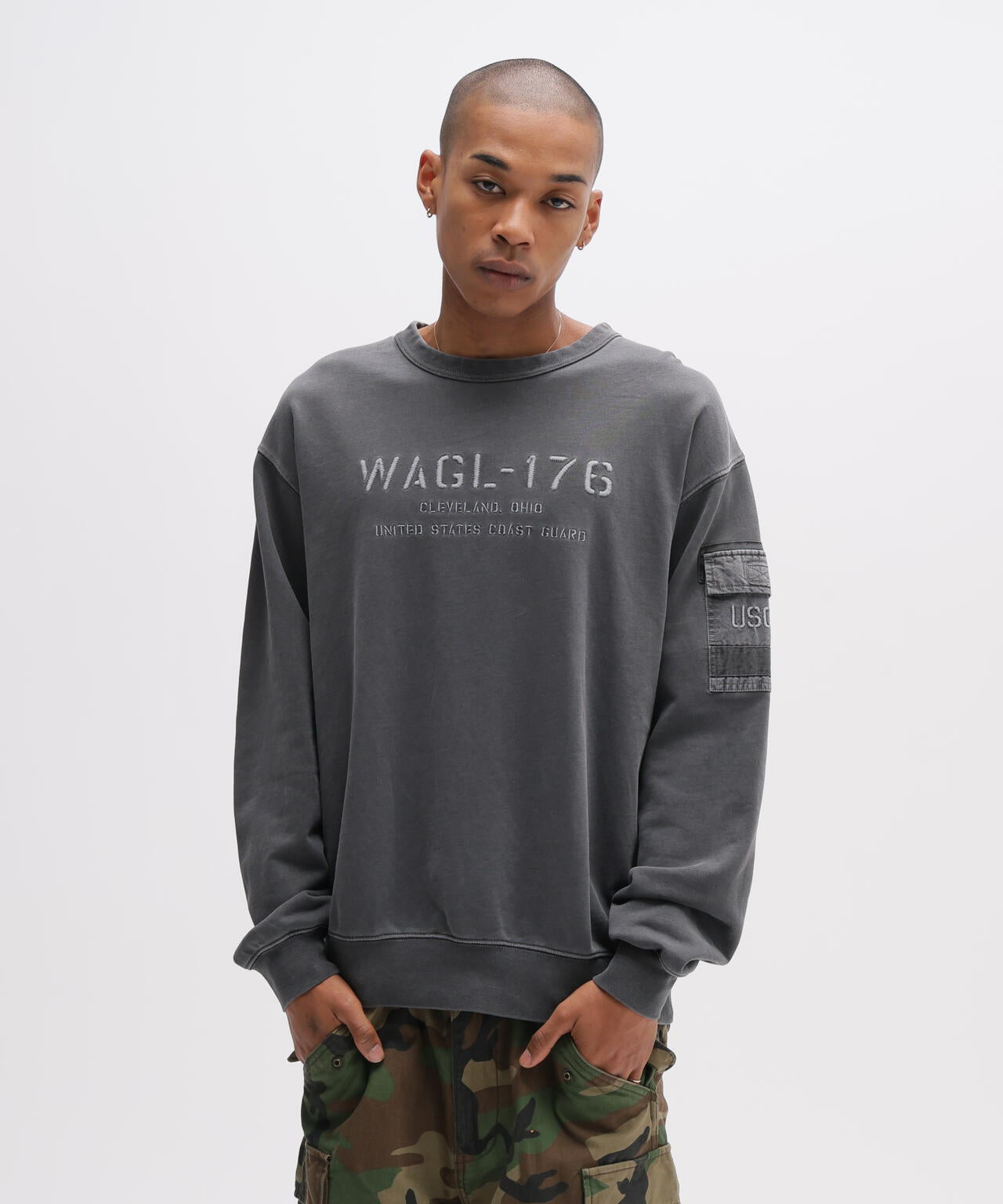 FADED MIL.POCKET CREWNECK SWEAT