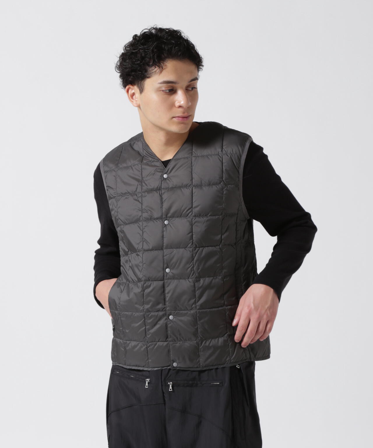 TAION/タイオン/【UNISEX】V NECK BUTTON DOWN VEST