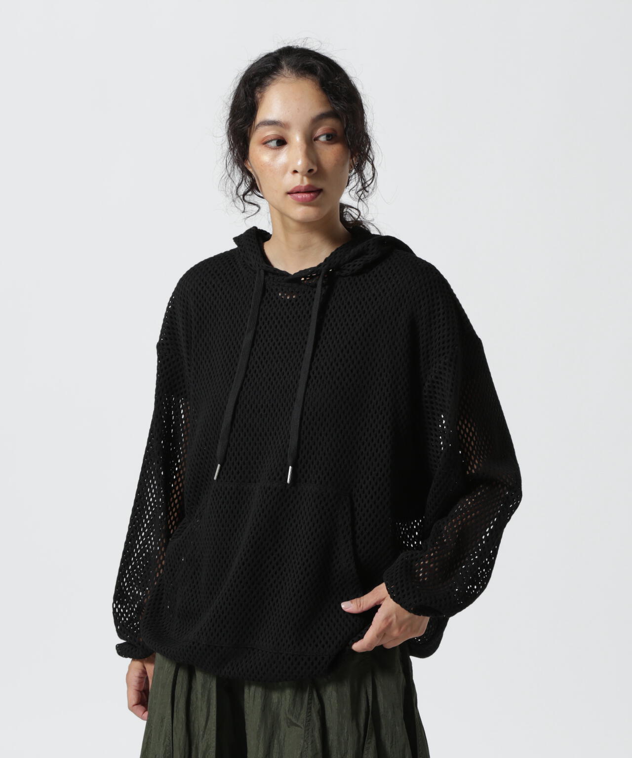 YENN (イエン)MESH LACE HOODIEプルオーバー