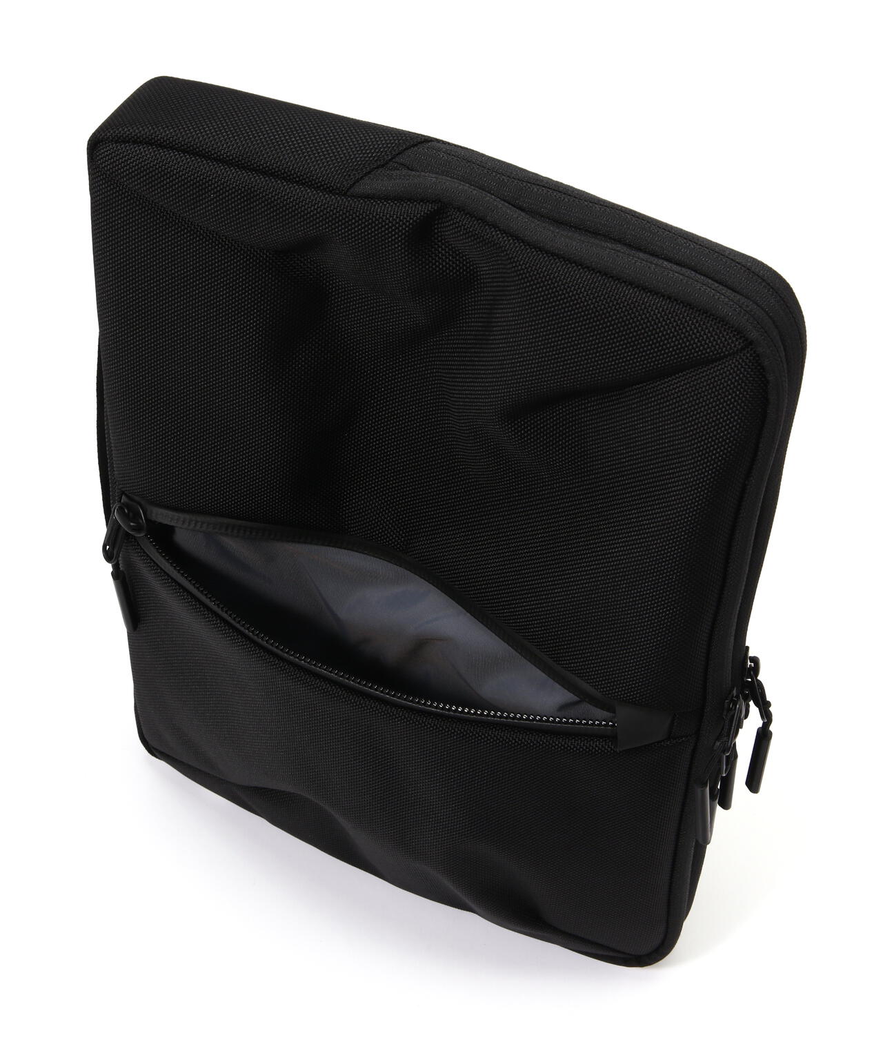 Aer(エアー)Tech Folio 16" Black AER-21025