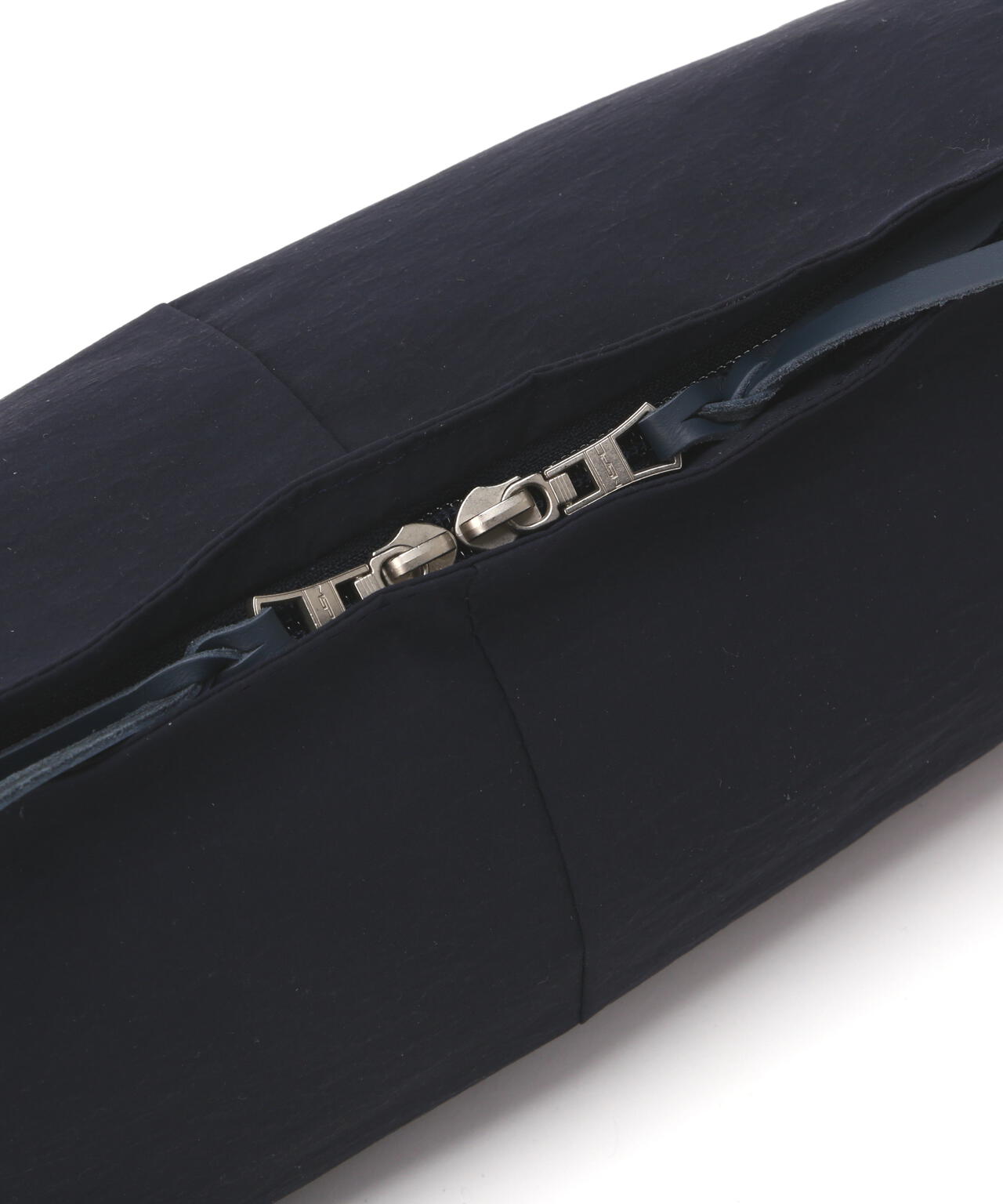 master-piece(マスターピース)Sash スリングバッグ M No.03051