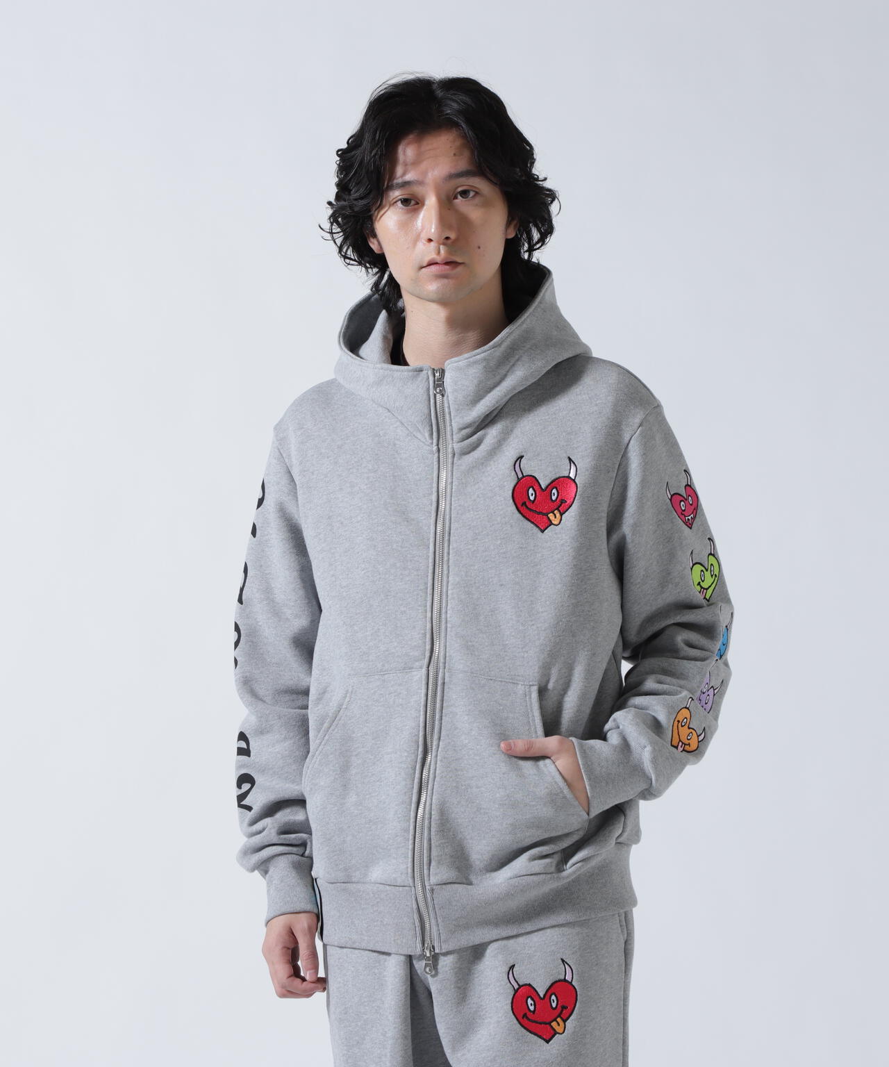 maxsix(マックスシックス)ONI HEART ZIP PARKA