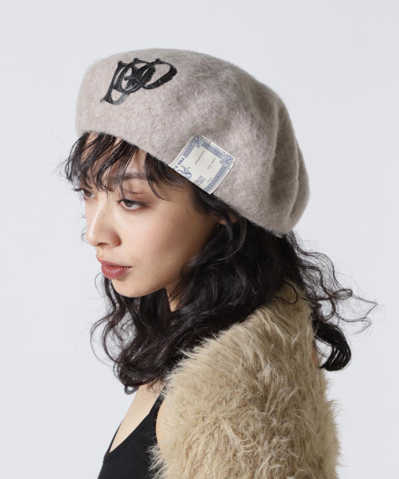 THE H.W.DOG&CO./LEATHER WAPPEN FLUFFY BERET