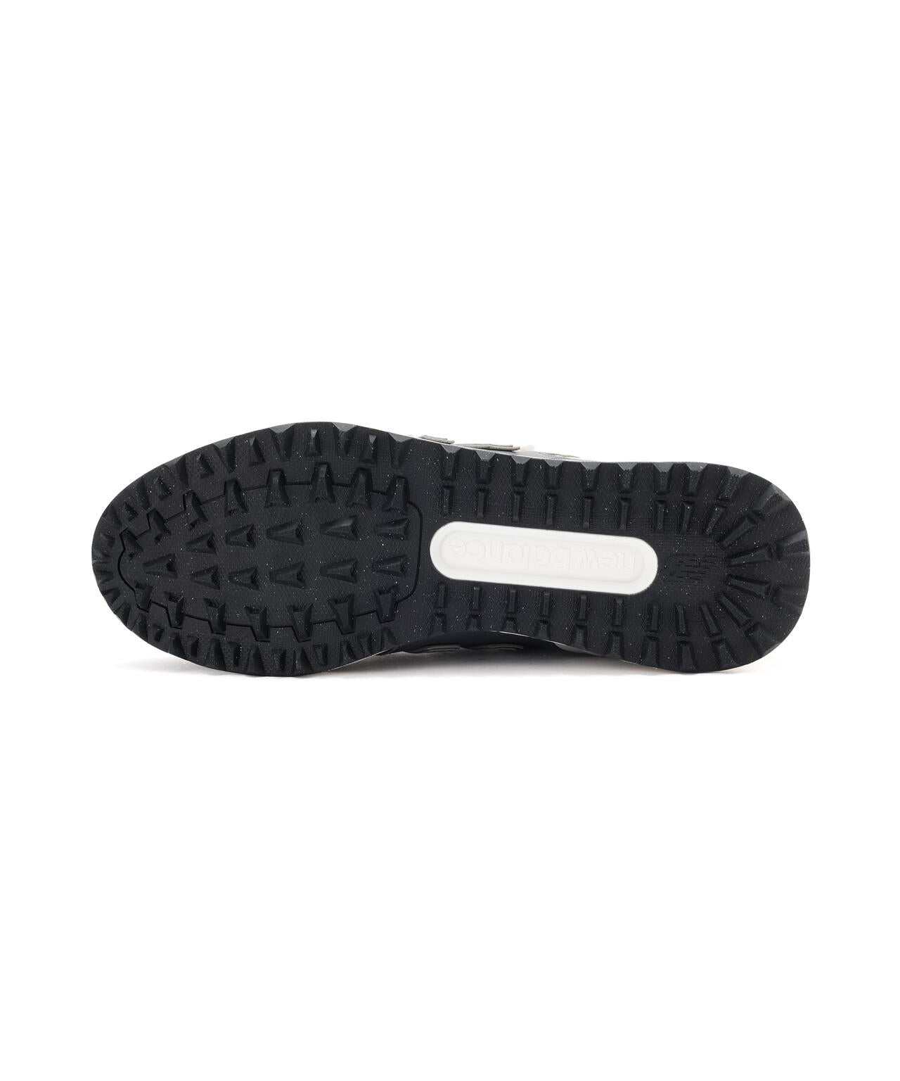 UG574BJ スパイクレスシューズ (UNISEX)