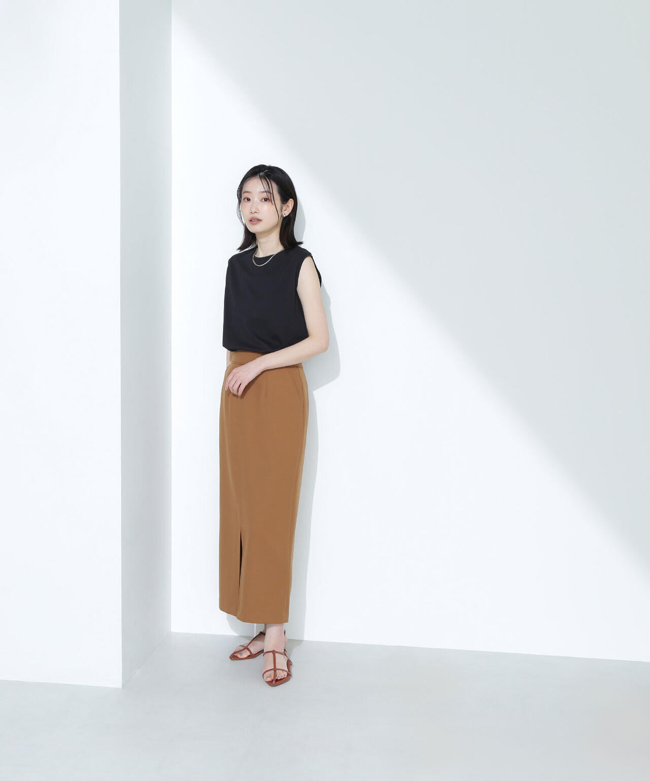 メタルプレートノースリーブカットソー*