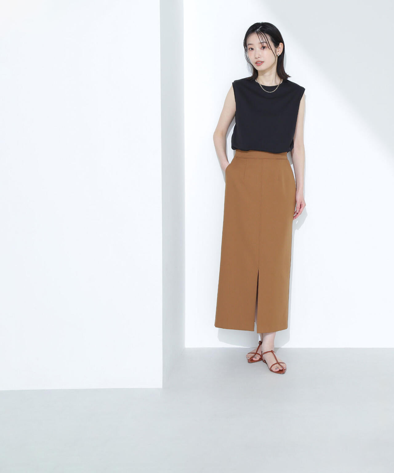 メタルプレートノースリーブカットソー*