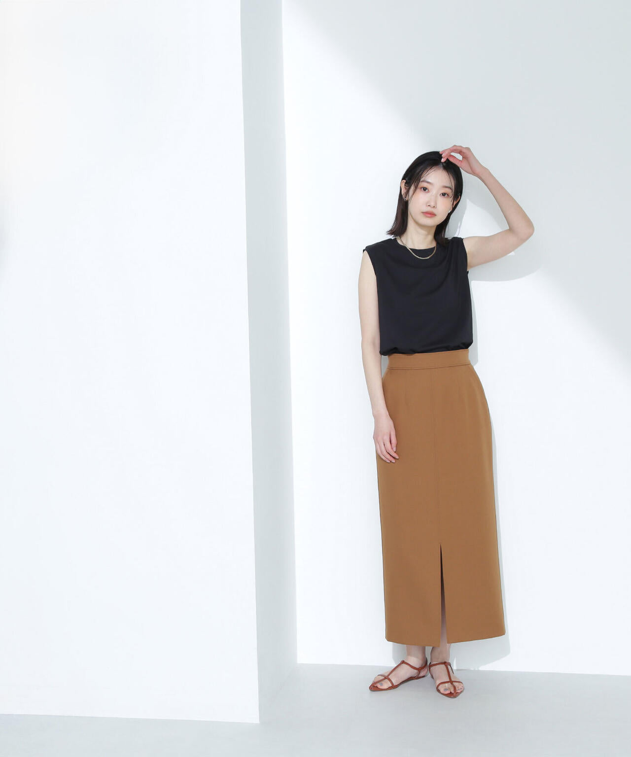 メタルプレートノースリーブカットソー*