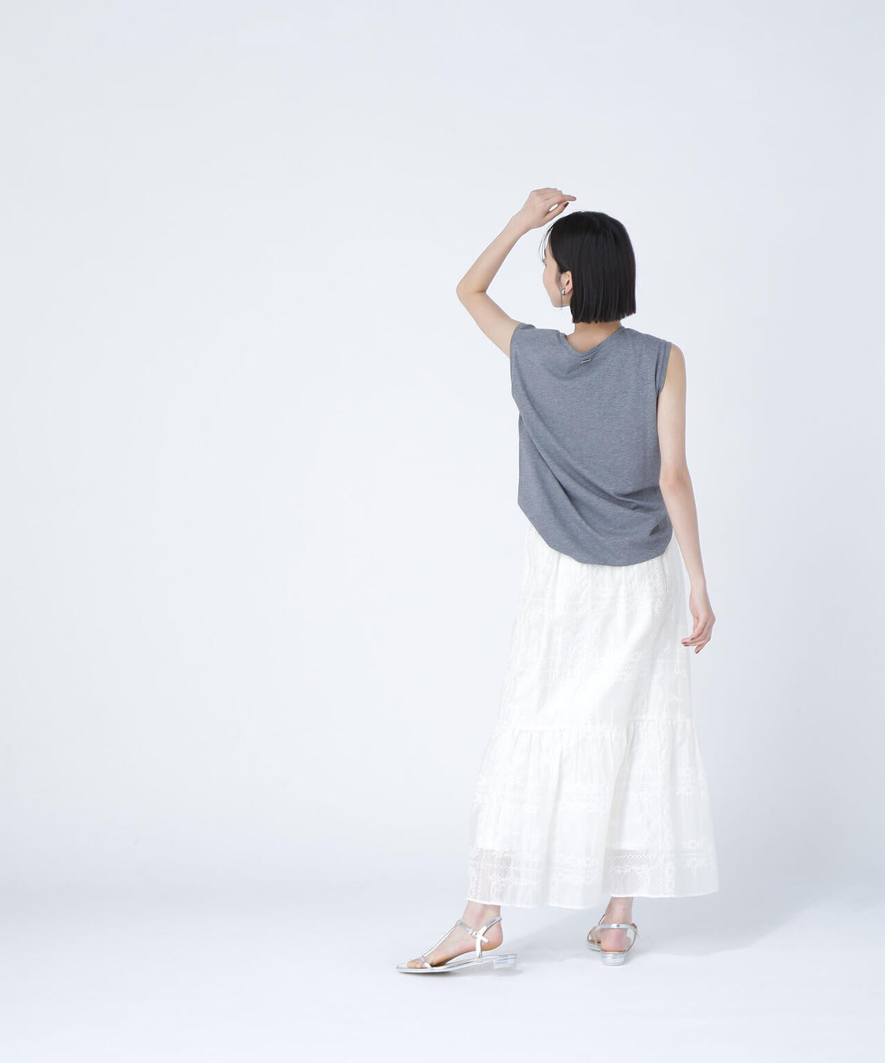 メタルプレートノースリーブカットソー*