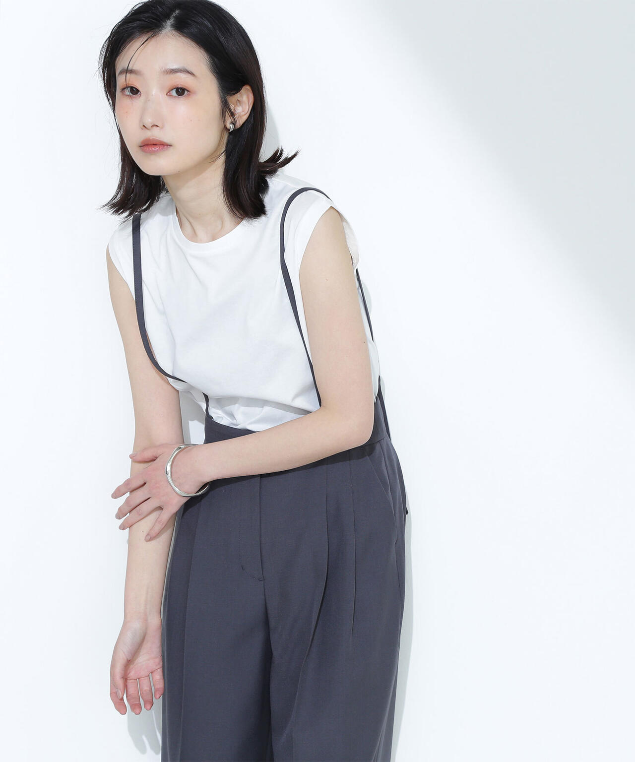 メタルプレートノースリーブカットソー*