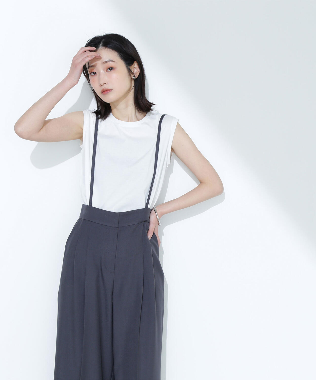 メタルプレートノースリーブカットソー*