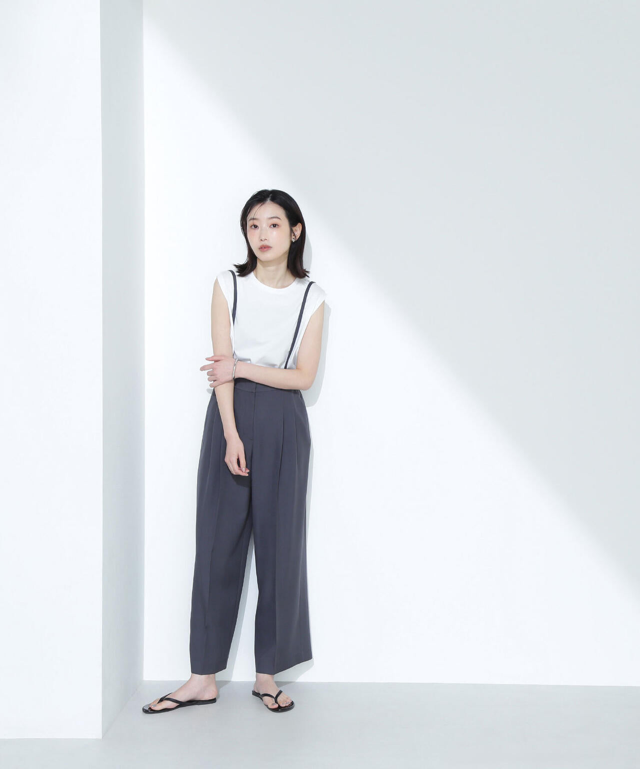 メタルプレートノースリーブカットソー*
