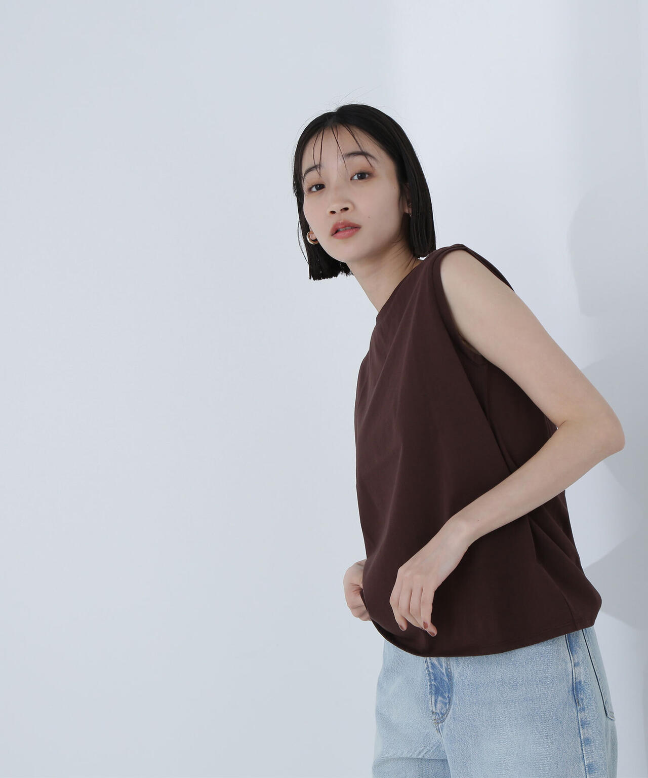 メタルプレートノースリーブカットソー*