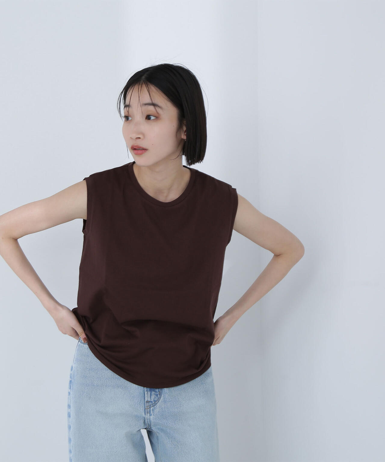 メタルプレートノースリーブカットソー*
