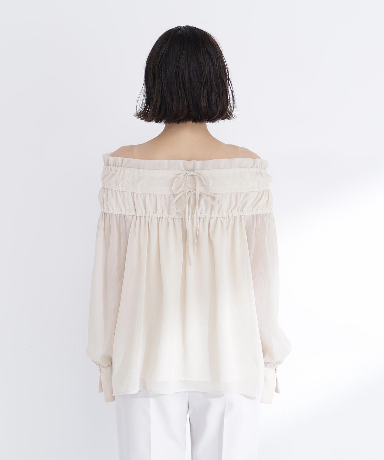 シャーリングショルダーブラウス