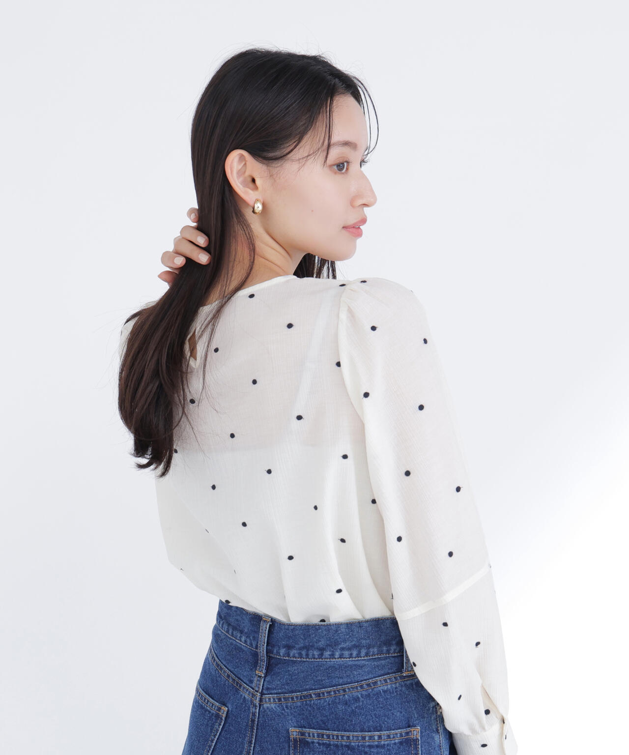 ドット刺繍ブラウス