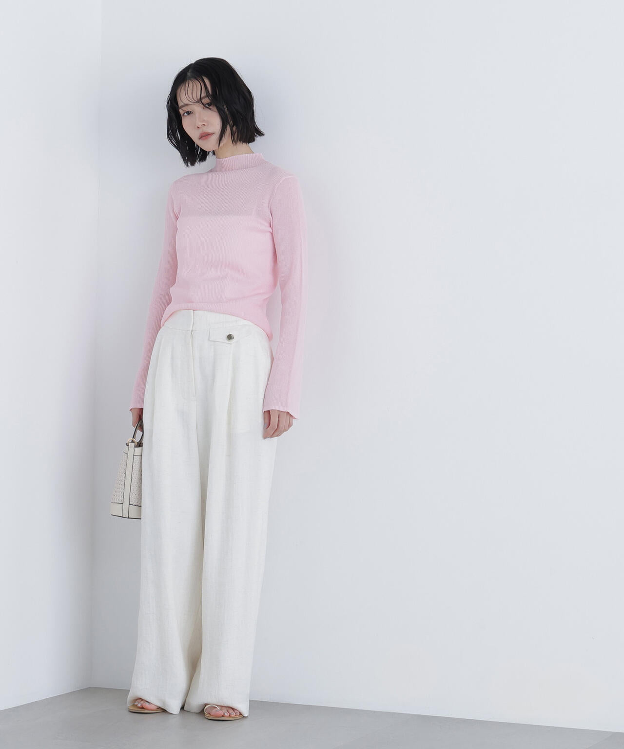 シンチバックワイドパンツ