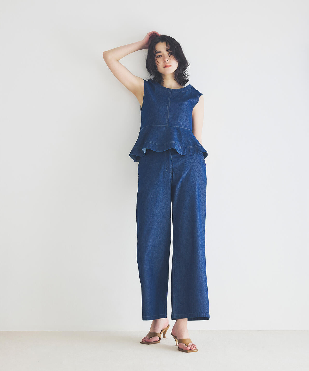 168cm B81cm W60cm H89cm 着用サイズ：M