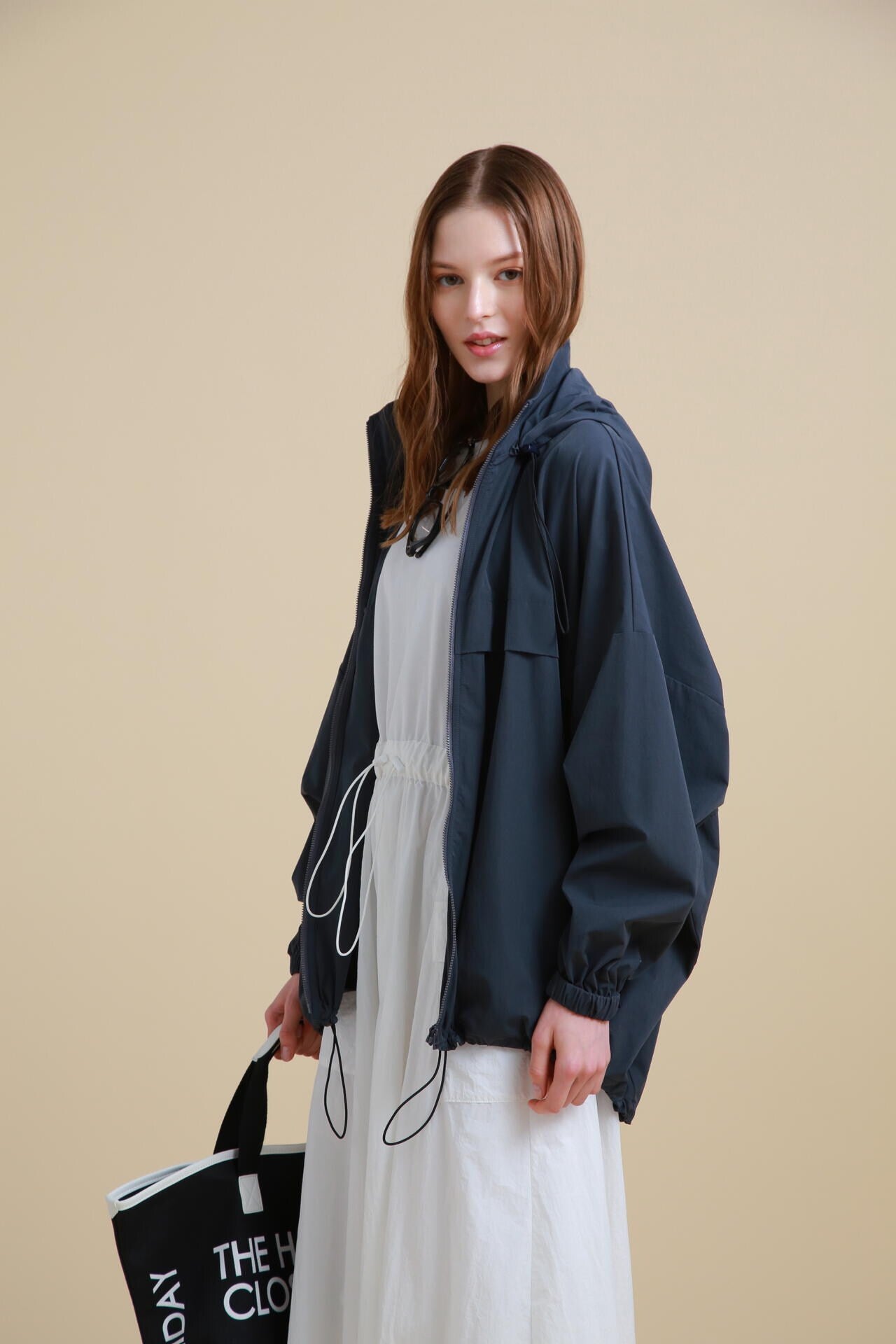 [THE HOLIDAY CLOSET]ドルマンフードコート