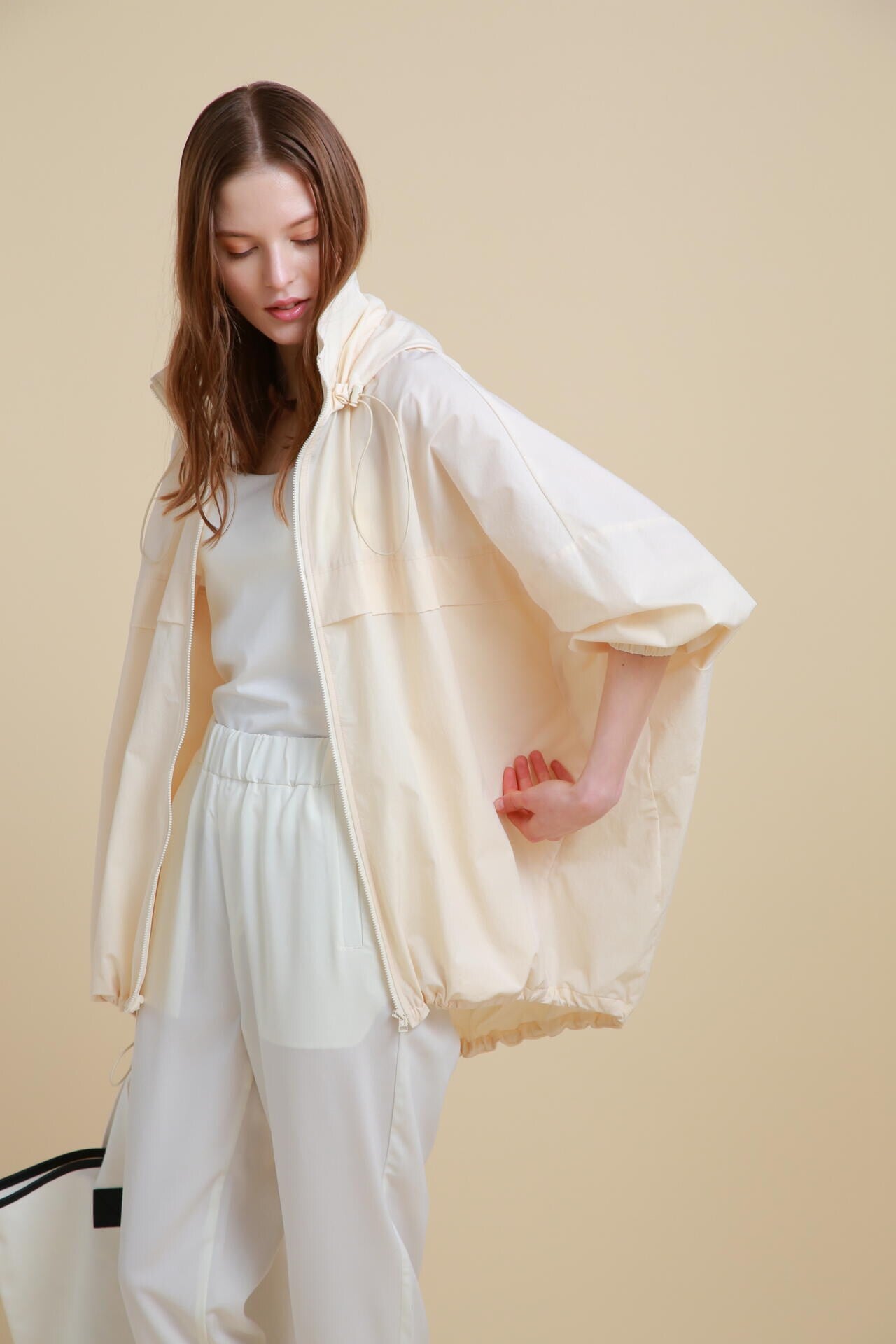 [THE HOLIDAY CLOSET]ドルマンフードコート