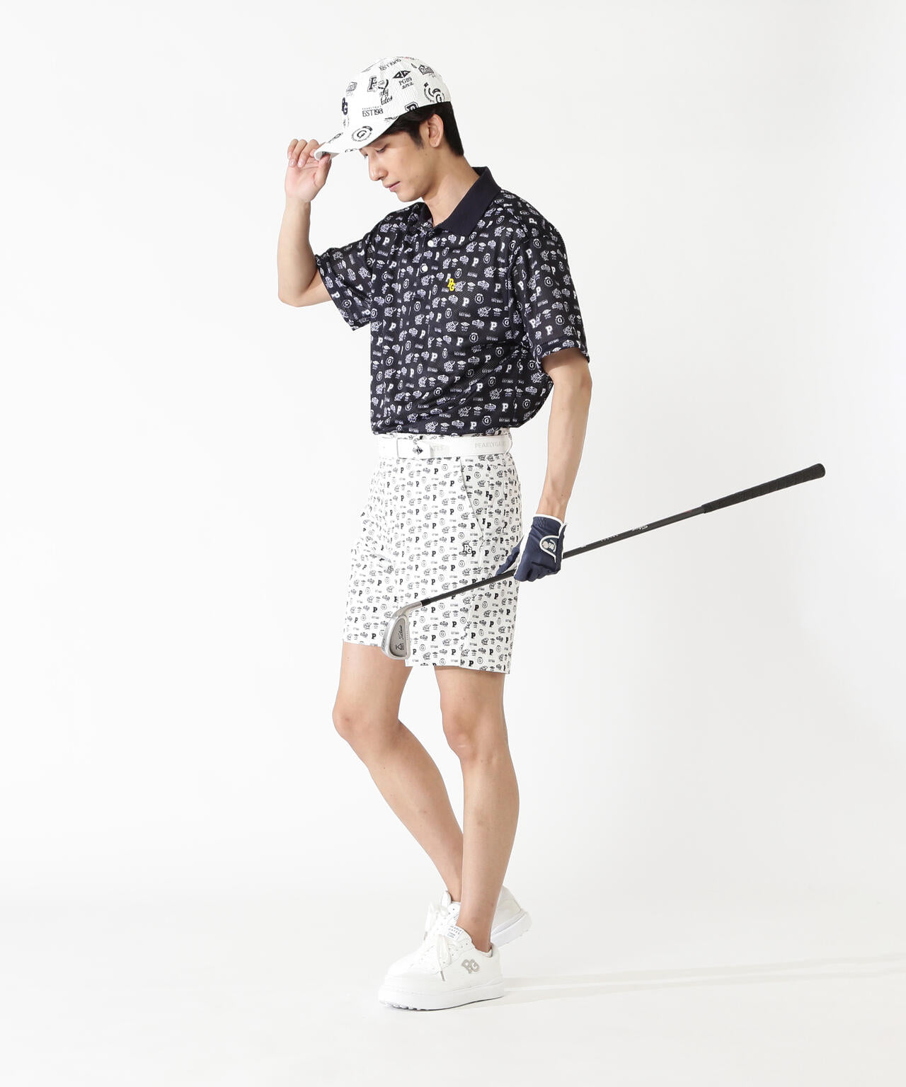 H:182cm/C:93/W:77/H:91 着用サイズ：5