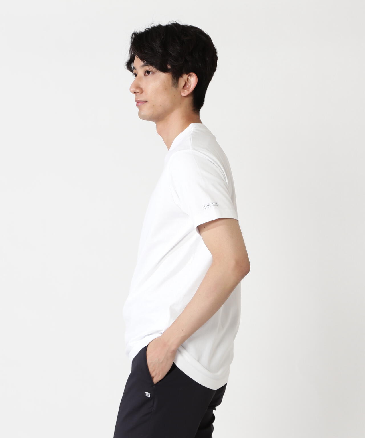 H:182cm/C:93/W:77/H:91 着用サイズ：5