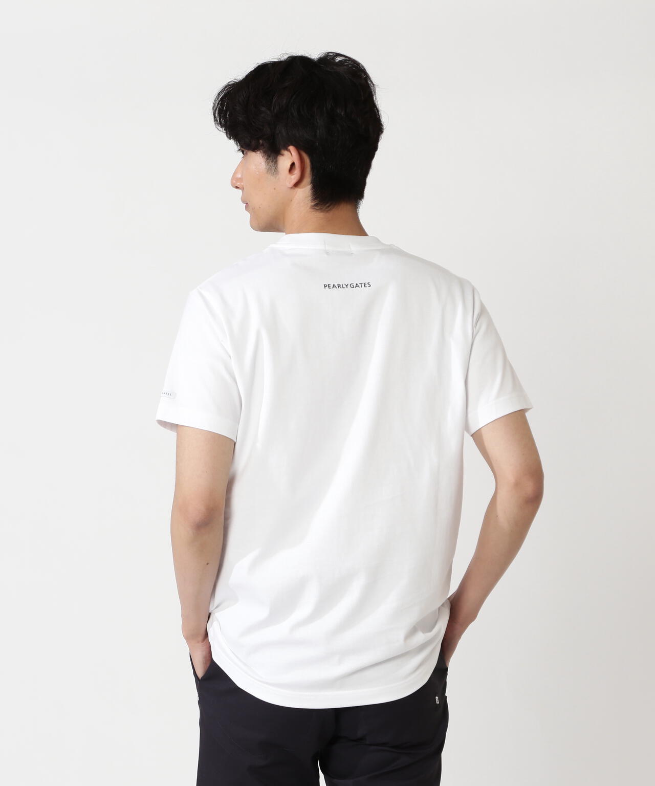 H:182cm/C:93/W:77/H:91 着用サイズ：5