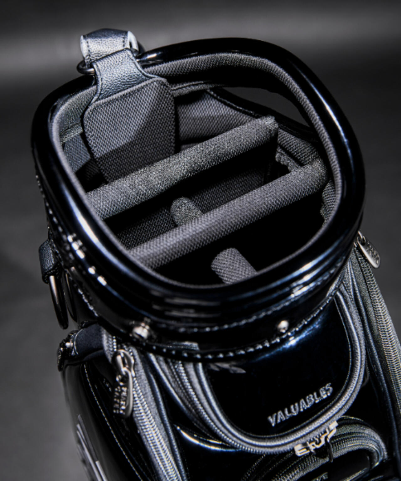 【公式オンライン限定】THE CADDIE BAG エナメルキャディバッグ (46インチ対応) (UNISEX)