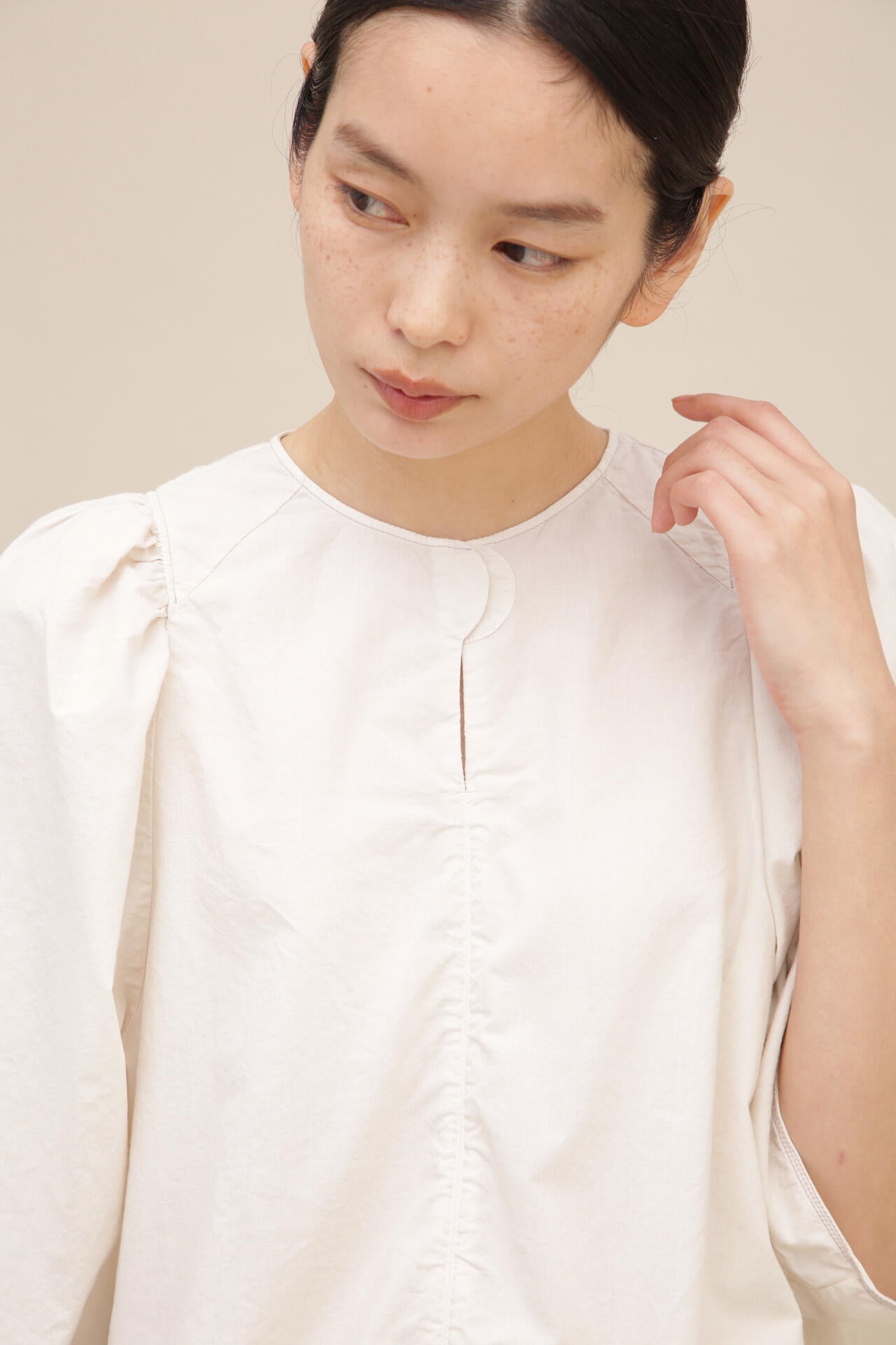 轟木節子×wagona　製品染めコットンシルクブロードブラウス