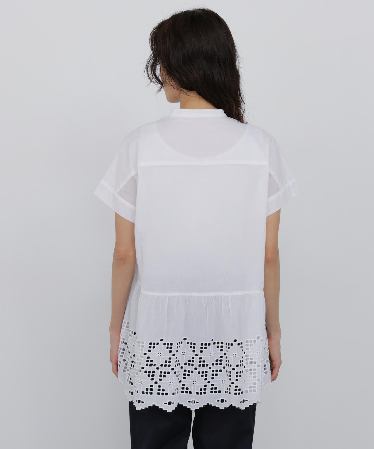 165cm/B:77cm/W:57cm/H:79cm 着用サイズ：M
