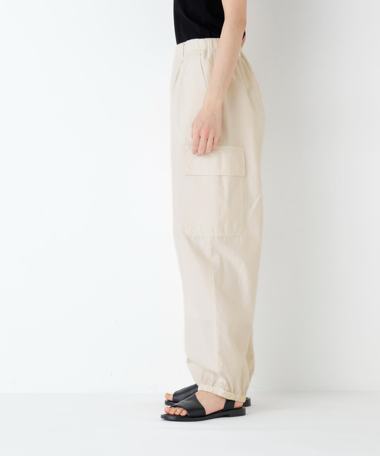 身長168cm　B76 W58 H86 着用サイズ：M