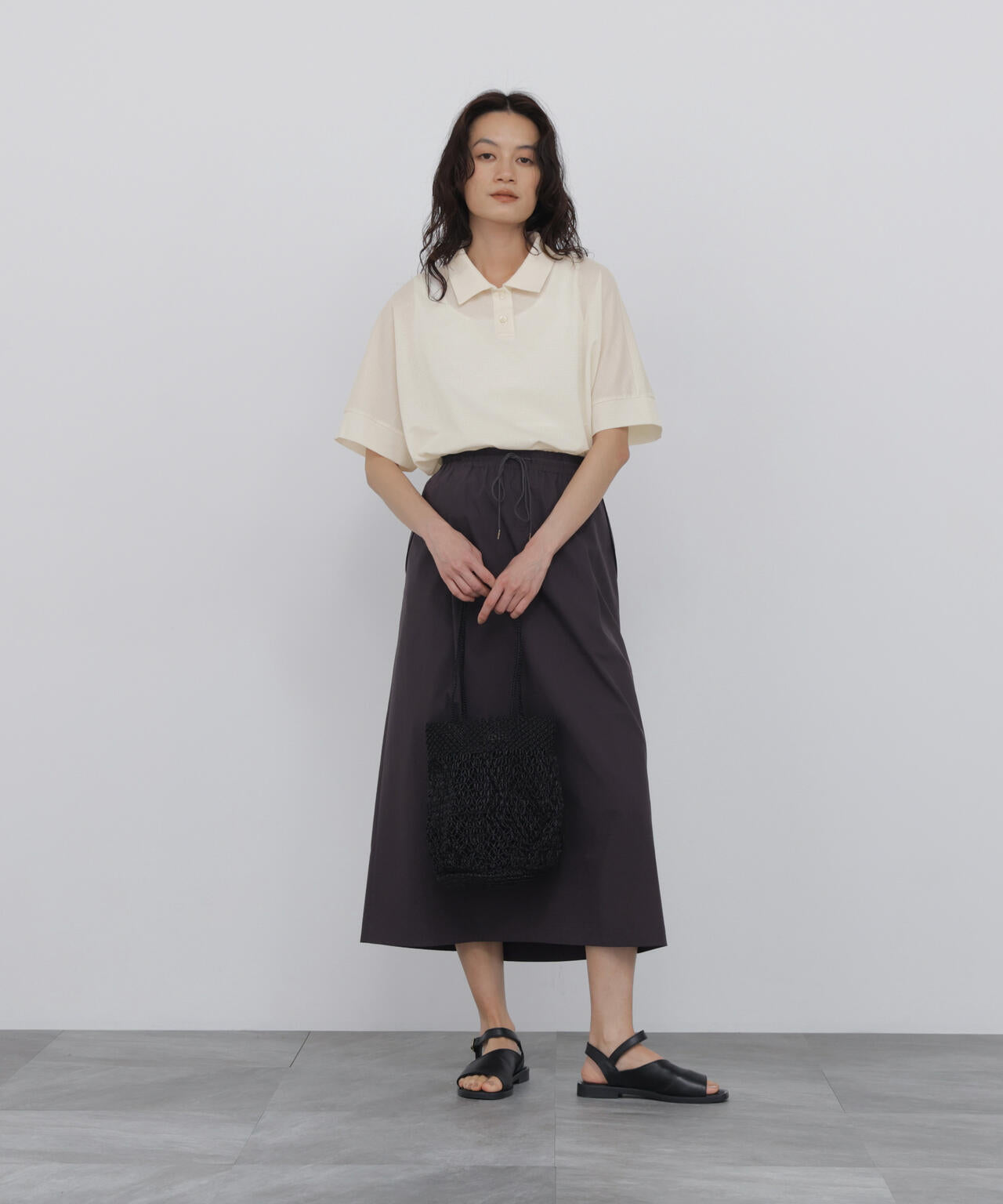 165cm/B:77cm/W:57cm/H:79cm 着用サイズ：M