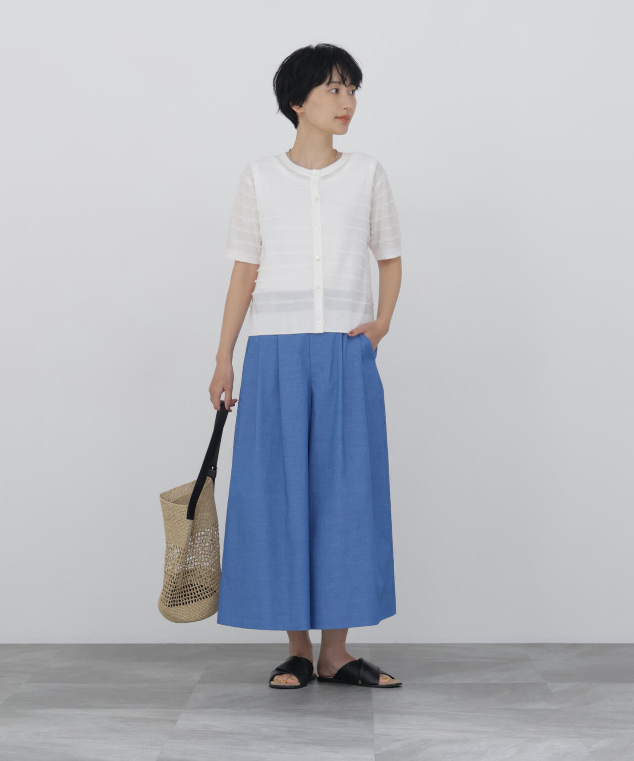 166cm　B/78　W/58　H/86 着用サイズ：M