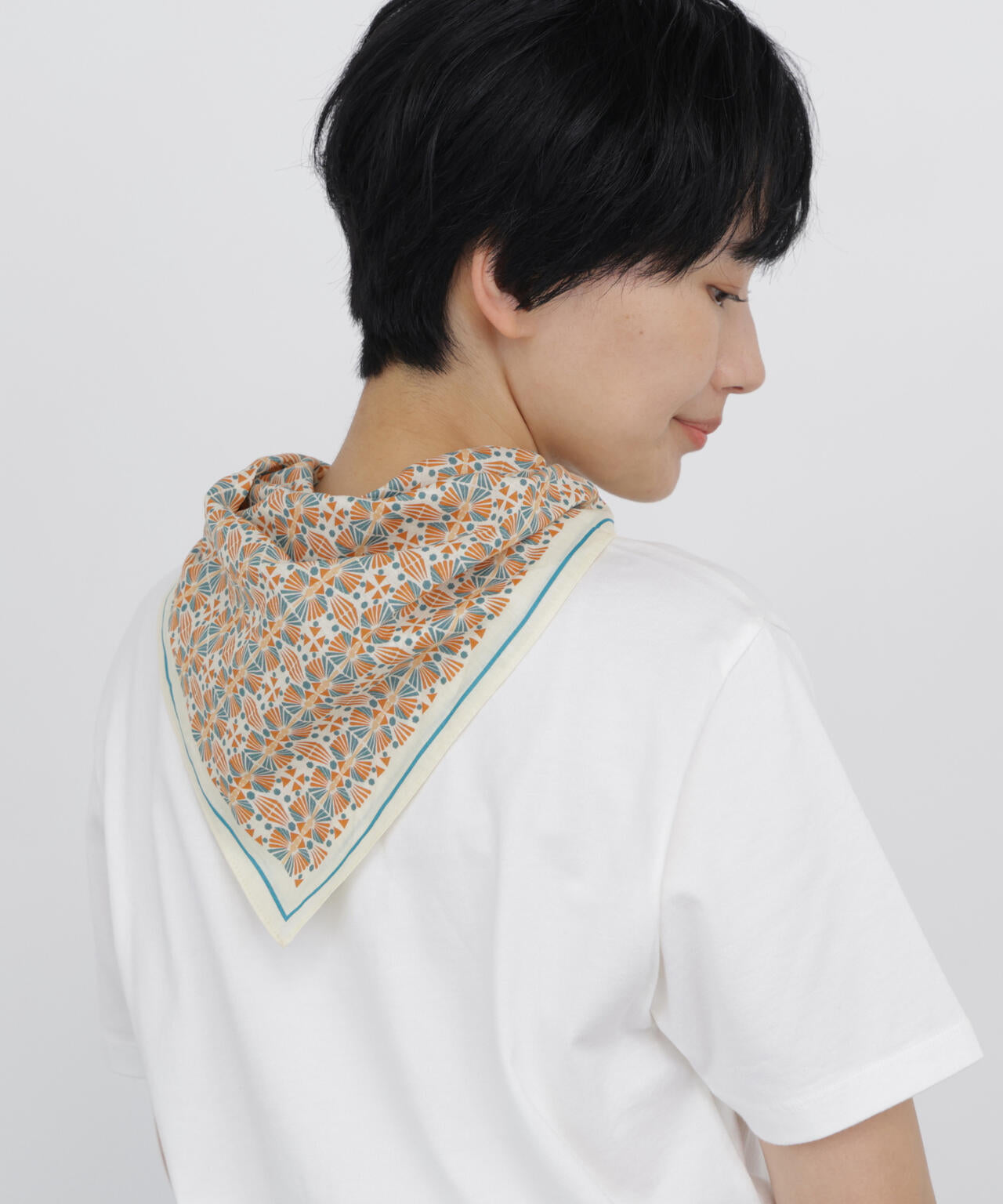 《 大人気！ / CLOUDYコラボ 》アフリカンプリント 綿麻スカーフ　ジュエル柄