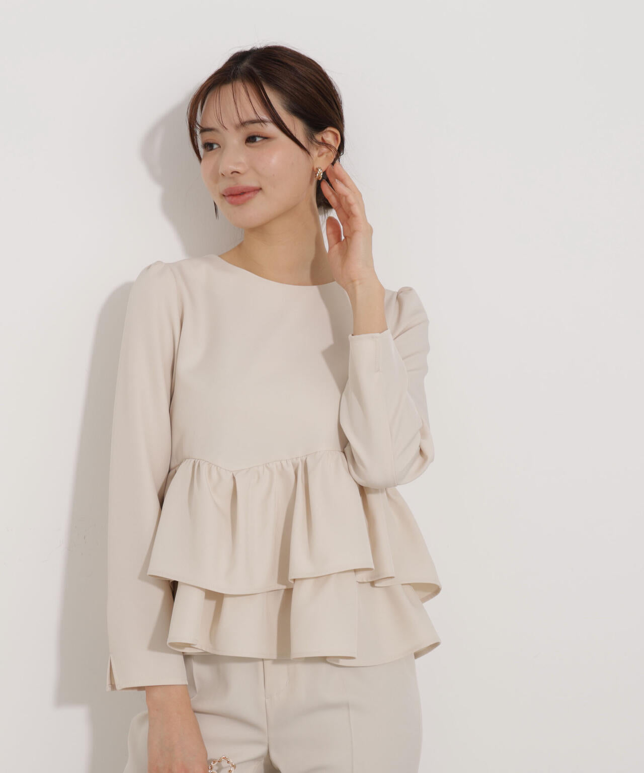＜ウォッシャブル＞ランダムヘムペプラムブラウス