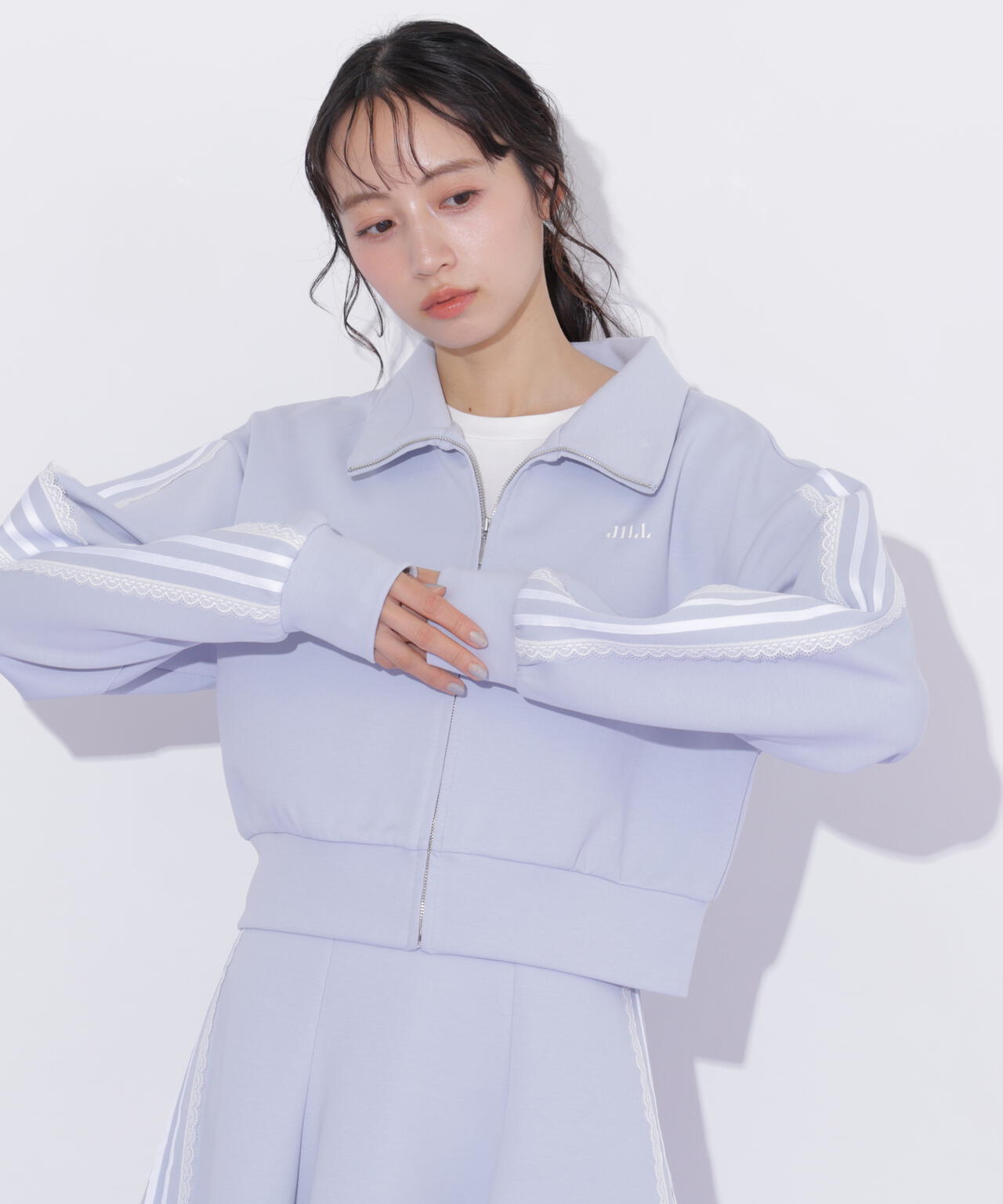 160cm 着用サイズ：FR