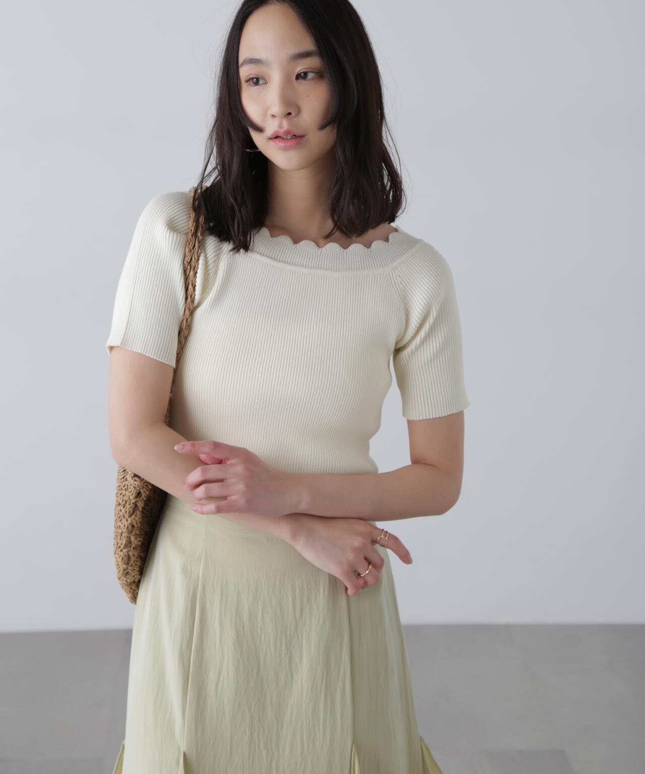 ２ＷＡＹオフショルスカラップニット